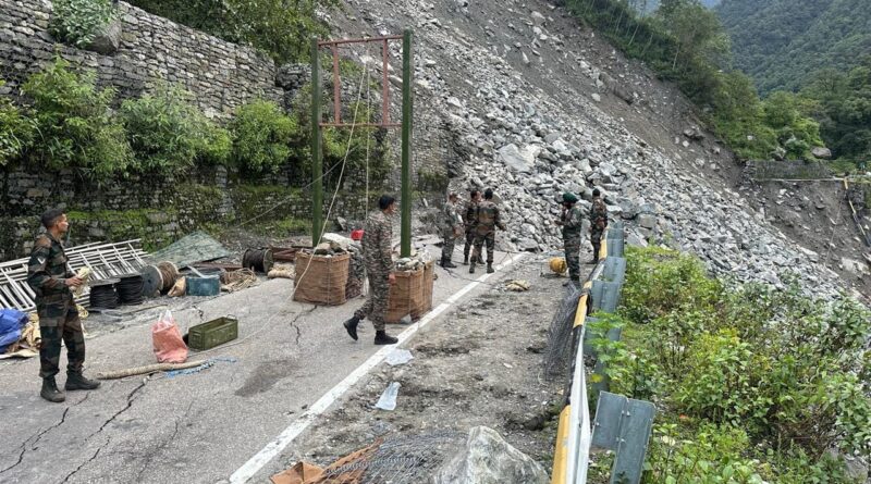 केदारनाथ यात्रा मार्ग पर फंसे हुए यात्रियों को सुरक्षित रेस्क्यू के प्रयास जारी, धाम से यात्री रवाना