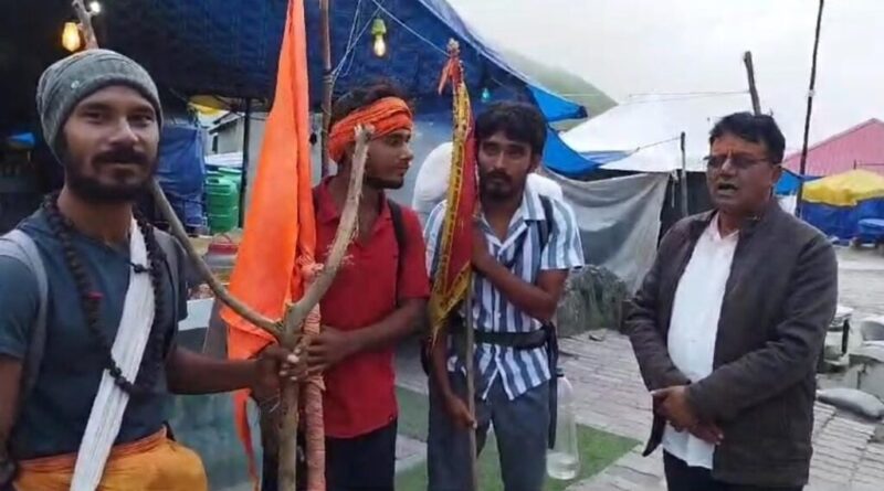 15 दिन बाद पैदल चलकर यूपी, गुजरात और हरियाणा के तीर्थयात्री श्री केदारनाथ धाम पहुंचे