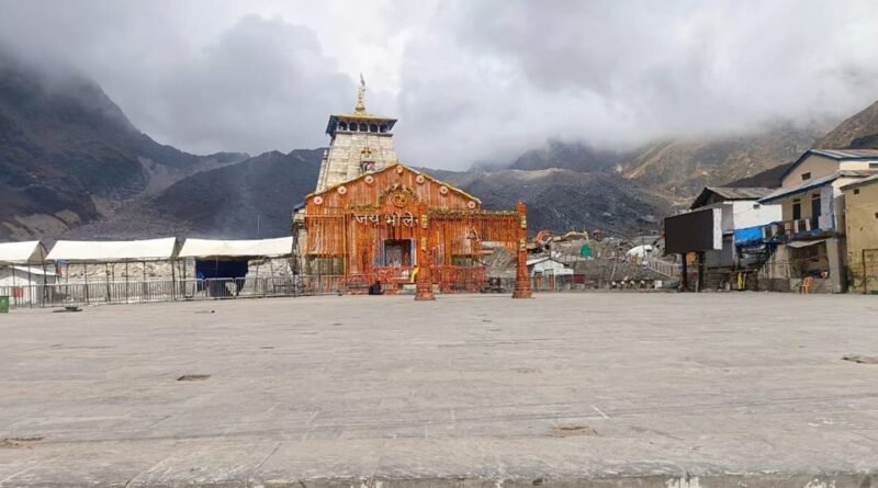 केदारनाथ के कपाट बंद होने के बाद केदारपुरी सहित पैदल यात्रा मार्ग पर चलाया जा रहा विशेष स्वच्छता अभियान  