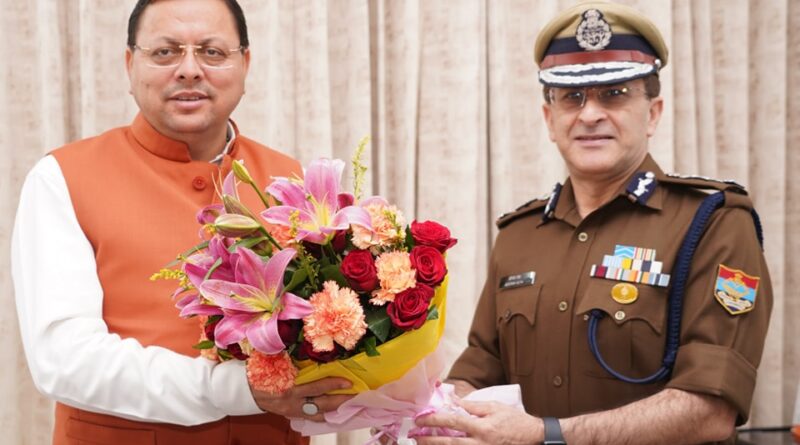 मुख्यमंत्री पुष्कर सिंह धामी से नवनियुक्त पुलिस महानिदेशक दीपम सेठ ने शिष्टाचार भेंट की