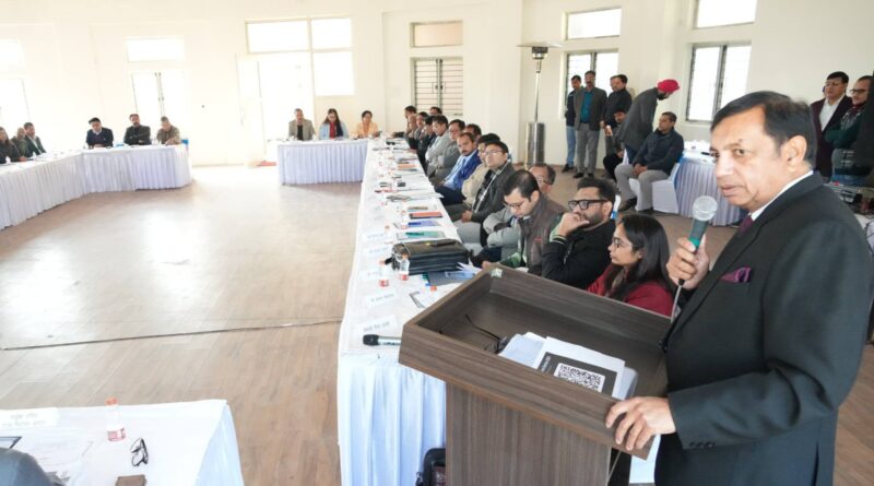 नागर स्थानीय निकाय निर्वाचन 2024-25: सामान्य प्रेक्षकों की बैठक, मतदान को लेकर दी गई अहम जानकारी