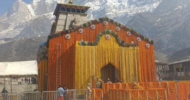 केदारनाथ धाम के कपाट कल 2 मई को विधि-विधान से खोले जाएंगे, ऋषिकेश, गुजरात से आई पुष्प समिति द्वारा मंदिर को 108 क्विंटल फूलों से भव्य रूप में सजाया गया