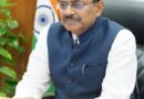 मुख्य सचिव आनंद बर्द्धन ने सचिवालय में स्वास्थ्य एवं चिकित्सा शिक्षा विभाग की समीक्षा की