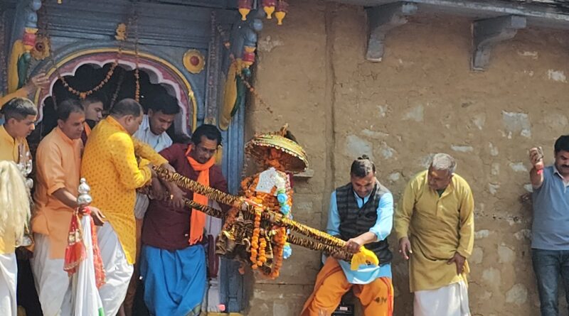 पंच केदारों में चतुर्थ केदार भगवान रुद्रनाथ की चल विग्रह डोली गोपीनाथ मंदिर से रवाना, 18 मई को खोल दिए जाएंगे रुद्रनाथ मंदिर के कपाट