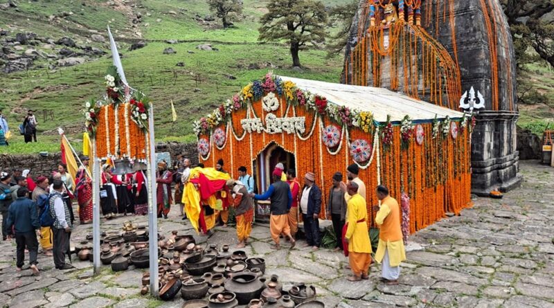 उत्तराखण्ड के पंच केदारों में द्वितीय केदार भगवान मदमहेश्वर के कपाट आज विधिवत ग्रीष्मकालीन दर्शन हेतु खोल दिए गए
