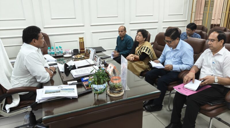 स्वास्थ्य सचिव ने कोविड-19 प्रबंधन को लेकर उच्च अधिकारियों के साथ की समीक्षा बैठक, संभावित आपात स्थिति से निपटने को तैयार रहने के निर्देश