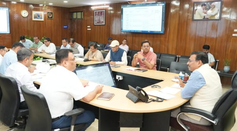 मुख्य सचिव आनंद बर्द्धन ने सचिवालय में मुख्यमंत्री घोषणाओं की समीक्षा की, घोषणाओं को पूर्ण किए जाने में तेजी लाए जाने के निर्देश दिए