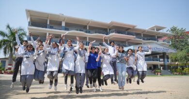 CBSE Result: एस.जी.आर.आर. एजुकेशन मिशन के छात्र-छात्राओं ने लहराया परचम