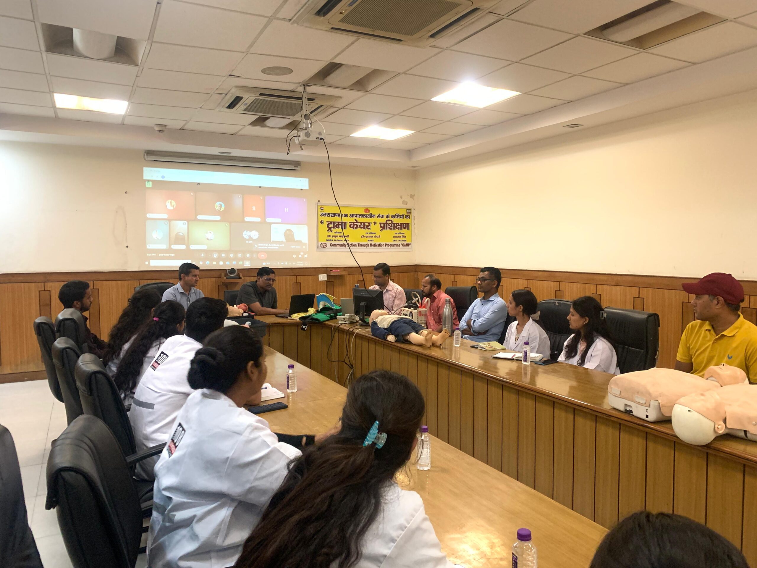 चार धाम यात्रा और आगामी मानसूनी सीजन को देखते हुए 108 आपातकालीन सेवा उत्तराखण्ड कर्मियों को दिया गया ‘ट्रामा केयर‘ प्रशिक्षण