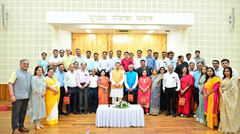 “राष्ट्रीय डॉक्टर्स डे” पर सीएम धामी ने डॉक्टरों से बातचीत की और सम्मानित भी किया, कहा – डॉक्टर का पेशा केवल एक व्यवसाय नहीं, बल्कि एक “नोबल प्रोफेशन”