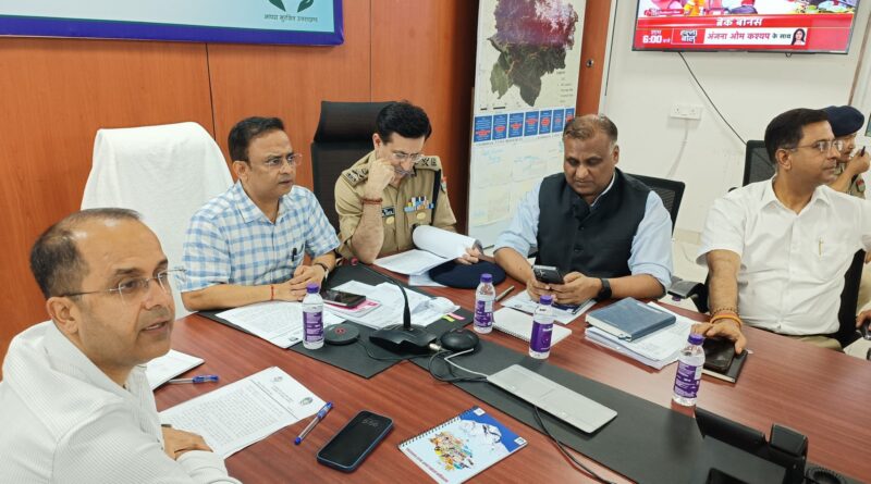 उत्तरकाशी के धराली में खीर गाढ़ में बादल फटने के कारण तबाही, रेस्क्यू कार्य जारी, हेल्पलाइन नंबर जारी