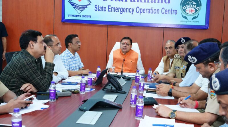 CM पुष्कर सिंह धामी ने आपदा कंट्रोल रूम पहुंचकर धराली में बादल फटने से उत्पन्न हुई स्थिति की जानकारी ली, राहत और बचाव कार्यों को युद्धस्तर पर संचालित करने के निर्देश दिए