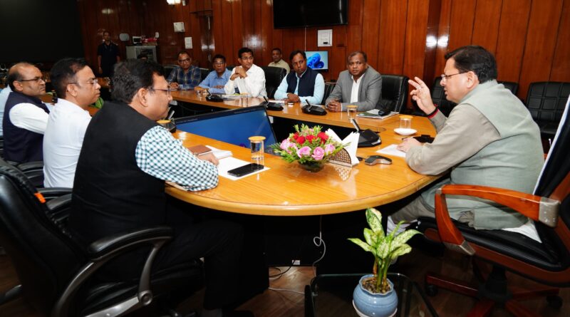 मुख्यमंत्री पुष्कर सिंह धामी से आपदा से हुए नुकसान का जायजा लेने आयी भारत सरकार की इंटर मिनिस्ट्रीयल टीम ने सचिवालय में भेंट की