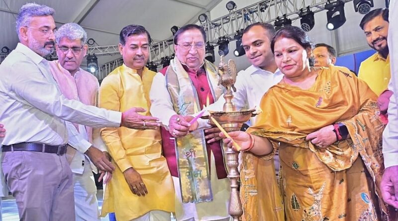 उत्तराखण्ड राज्य के 25 वर्ष पूर्ण होने के उपलक्ष्य में सूचना एवं लोक सम्पर्क विभाग द्वारा हरिद्वार में आयोजित तीन दिवसीय देवभूमि रजत उत्सव कार्यक्रम का शुभारम्भ