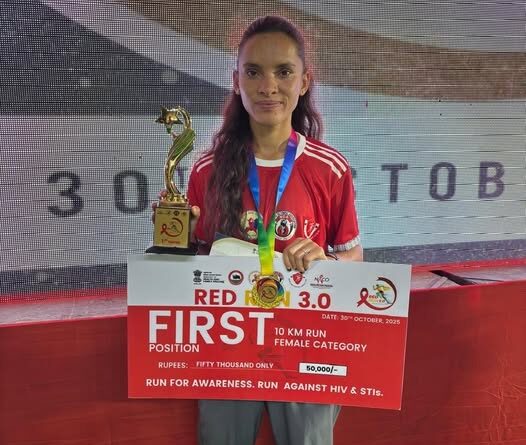 चमोली के छोटे से गांव लुन्तरा की बेटी अनीशा ने राष्ट्रीय स्तर पर आयोजित रेड रन मैराथन 3.0 में महिला वर्ग में प्रथम स्थान हासिल किया