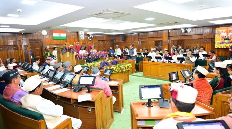 राष्ट्रपति द्रौपदी मुर्मु ने उत्तराखण्ड राज्य स्थापना रजतोत्सव के अवसर पर आयोजित उत्तराखण्ड विधानसभा के विशेष सत्र को संबोधित किया