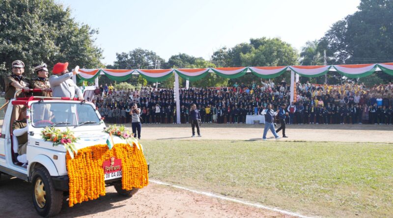 उत्तराखण्ड राज्य स्थापना के रजत जयंती समारोह के अवसर पर पुलिस लाइन, देहरादून में रैतिक परेड का आयोजन, हस्तियों को किया गया उत्तराखंड गौरव सम्मान-2025 से सम्मानित