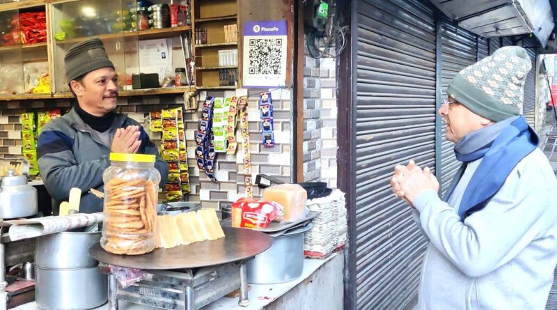 CM धामी ने सुबह मॉर्निंग वॉक के दौरान लोगों से विचार और सुझाव सुने, बाद में अधिकारियों को समस्याओं के निस्तारण को आवश्यक निर्देश दिए