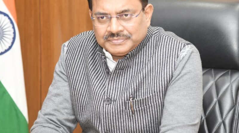 मुख्य सचिव आनन्द बर्द्धन ने जिलाधिकारियों को कोल्ड वेव (शीतलहर) एक्शन प्लान भी तैयार कर उसके अनुसार कार्यवाही किए जाने के भी निर्देश