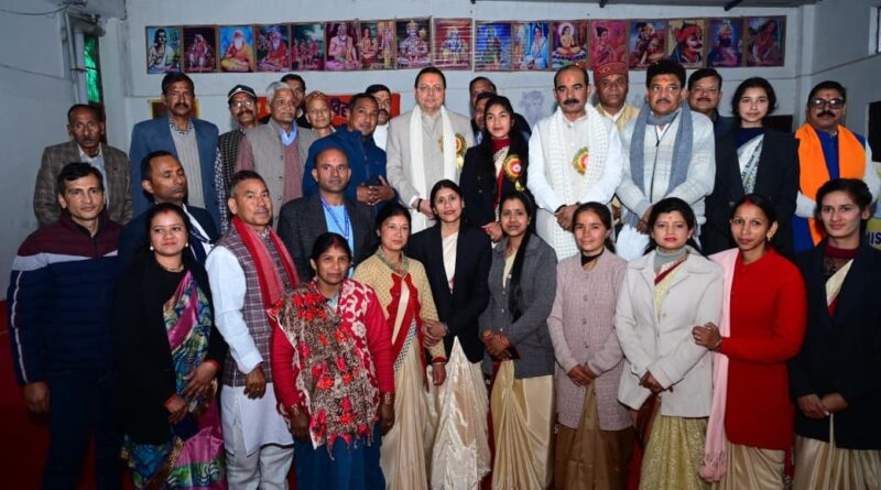 मुख्यमंत्री पुष्कर सिंह धामी ने  सरस्वती शिशु मंदिर, ताड़ीखेत में अध्ययनरत स्कूली बच्चों से आत्मीय संवाद किया