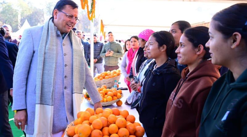 दो दिवसीय माल्टा महोत्सव कार्यक्रम में पहुंचे सीएम धामी, कृषकों से मिले, माल्टा और नींबू की खटाई का स्वाद लिया