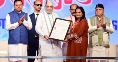 गृह मंत्री अमित शाह ने हरिद्वार में  पाकिस्तान, अफगानिस्तान से आए 162 शरणार्थियों को भारत की नागरिकता का प्रमाणपत्र प्रदान किया