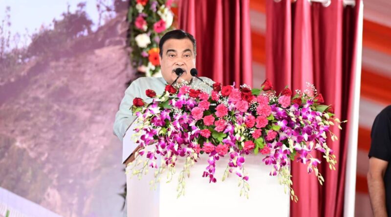 उत्तराखण्ड में करीब एक लाख 30 हजार करोड़ रूपए के प्रोजेक्ट पर काम चल रहा: नितिन गडकरी