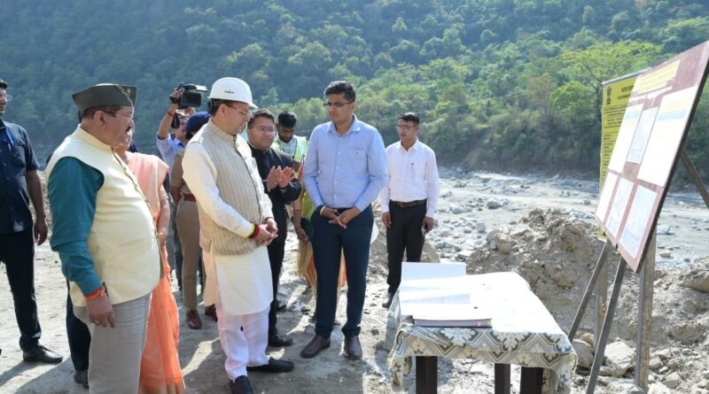 मुख्यमंत्री पुष्कर सिंह धामी रुद्रप्रयाग पहुंचे और ग्राउंड जीरो पर यात्रा व्यवस्थाओं का स्थलीय निरीक्षण किया