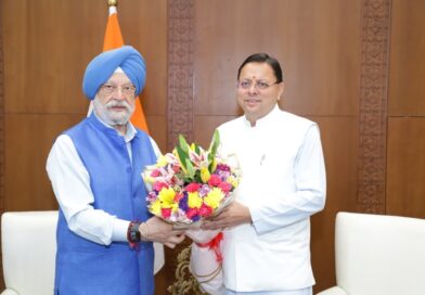 केंद्रीय पेट्रोलियम एवं प्राकृतिक गैस मंत्री हरदीप सिंह पुरी से मिले सीएम धामी, चारधाम यात्रा के लिए व्यावसायिक एलपीजी सिलेंडरों की आपूर्ति को 100 प्रतिशत बनाए रखने का अनुरोध