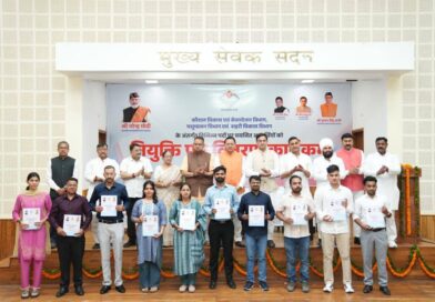 मुख्यमंत्री पुष्कर सिंह धामी ने विभिन्न पदों पर चयनित 221 अभ्यर्थियों को नियुक्ति पत्र वितरित किए