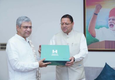 मुख्यमंत्री पुष्कर सिंह धामी ने नई दिल्ली में रेल मंत्री अश्विनी वैष्णव से मुलाकात कर राज्य में रेल परियोजनाओं को लेकर चर्चा की