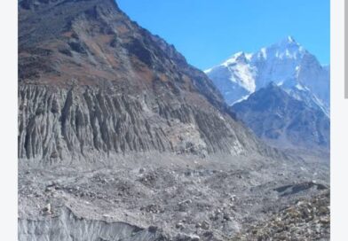 गंगोत्री ग्लेशियर क्षेत्र में देखी गई झीलों का आकार अपेक्षाकृत छोटा तथा आयतन बहुत कम