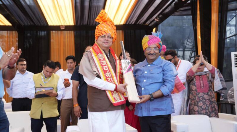 मुख्यमंत्री पुष्कर सिंह धामी ने हरियाणा के पंचकुला में ताऊ देवीलाल क्रिकेट स्टेडियम में आयोजित ‘नमो क्रिकेट लीग’ में प्रतिभाग कर युवा खिलाड़ियों का उत्साहवर्धन किया