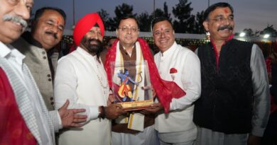 मुख्यमंत्री पुष्कर सिंह धामी बन्नू बिरादरी द्वारा परेड ग्राउंड, देहरादून में आयोजित दशहरा महोत्सव में हुए शामिल