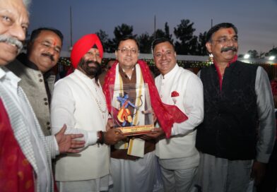 मुख्यमंत्री पुष्कर सिंह धामी बन्नू बिरादरी द्वारा परेड ग्राउंड, देहरादून में आयोजित दशहरा महोत्सव में हुए शामिल