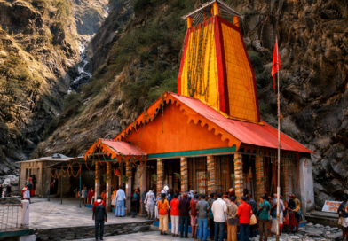 यमुनोत्री धाम के कपाट 11 नवंबर को भैया दूज पर्व पर शुभ मुहूर्त सुबह 10 बजकर 28 मिनट पर शीतकाल के लिए बंद कर दिए जाएंगे